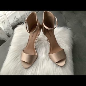 Champagne Zigi Soho Heels🥰